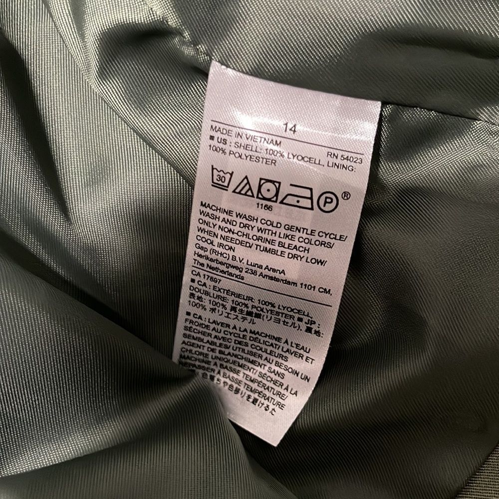 NWT- Banana Republic - 4 & 14 - Picture 6 of 6